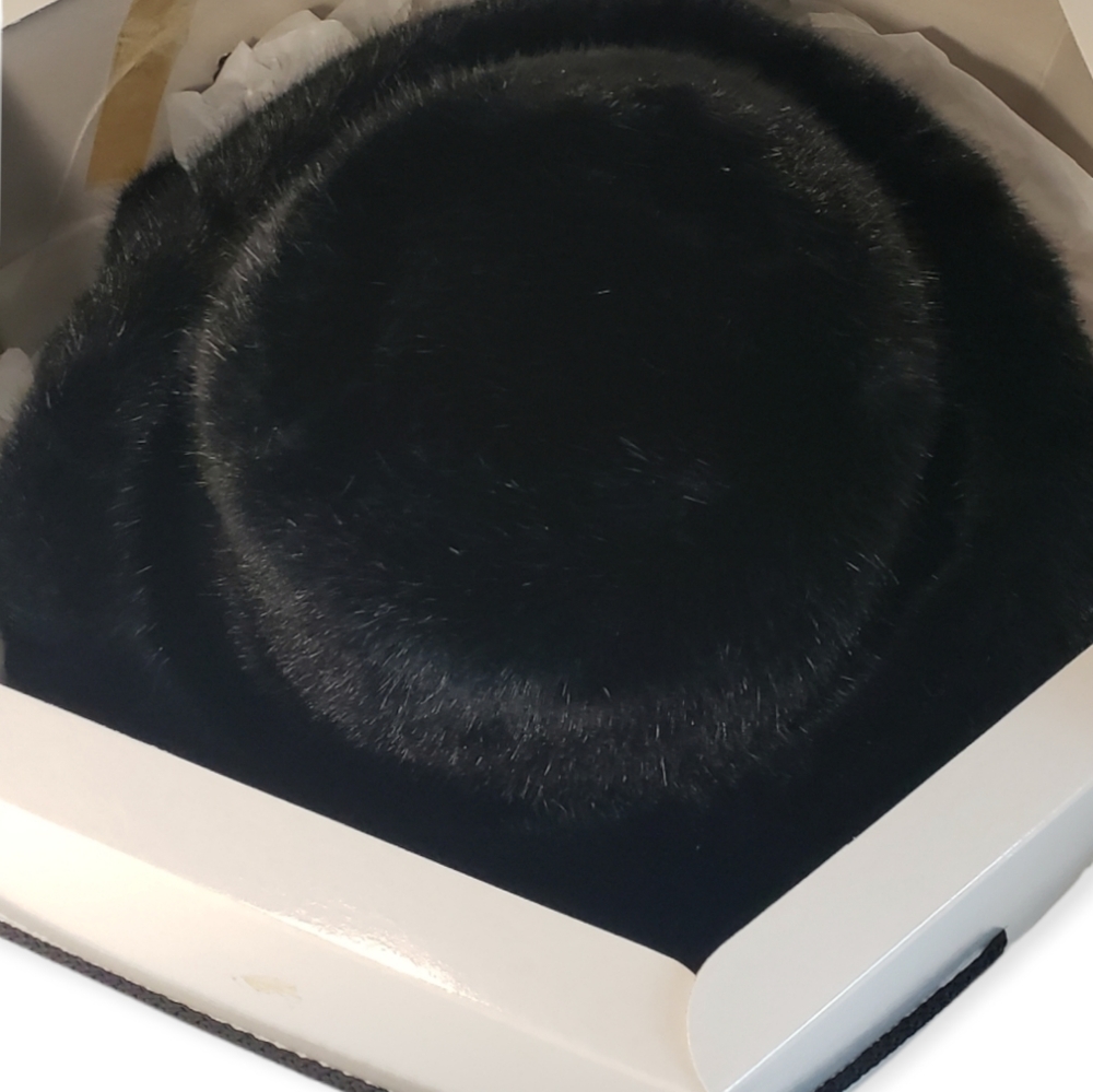 SOLD Lock & Co Sylvia Fletcher Fur Hat & Muff Set - Picture 10 of 11
